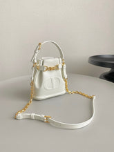 SMALL C'EST 18 IN WHITE CD-EMBOSSED CALFSKIN